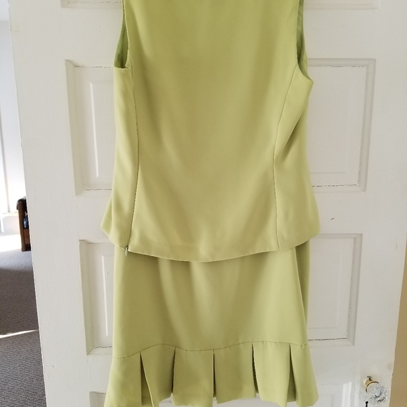 Three piece chartreuse suit - Picture 4 of 8